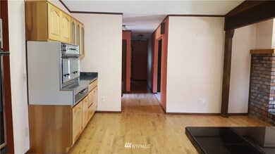 270 Tryon Rd, Onalaska, WA 98570 - photo 4