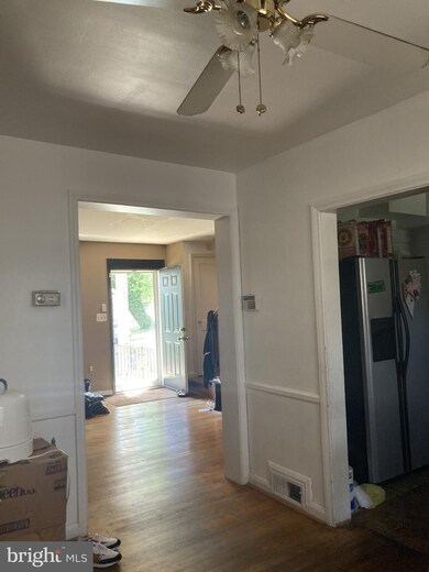 1404 Meridene Dr, Baltimore, MD 21239 - photo 6