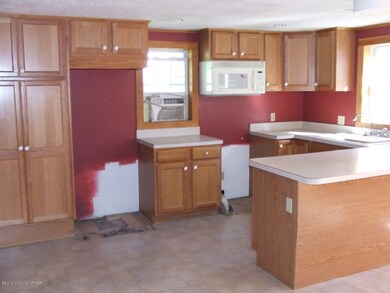 1140 N 5th St, Stroudsburg, PA 18360 - photo 4