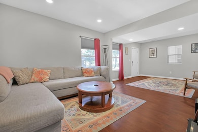 11-web-or-mls-319-e-barthman-ave