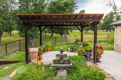 1554 Vintage Oaks Dr, Fredericksburg, TX 78624 - photo 3