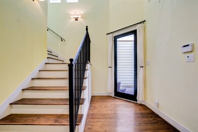 644 E 6th 1/2 St, Houston, TX 77007 - photo 6