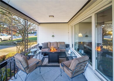 33 Meadow View Dr, Cranston, RI 02920 - photo 4