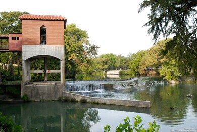 618 E Cedar St, Seguin, TX 78155 - photo 4