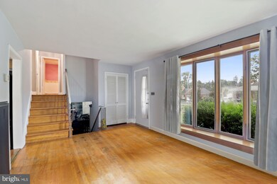 2202 Pleasant Dr, Catonsville, MD 21228 - photo 3