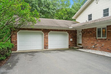 5 Pateman Cir, Albany, NY 12204 - photo 3