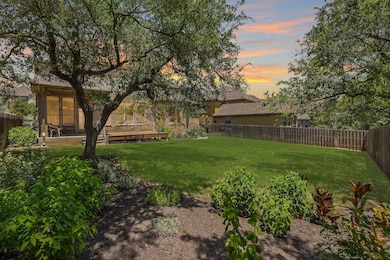 8709 Fescue Ln, Austin, TX 78738 - photo 4