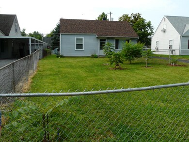 FENCED FRONT YARD!