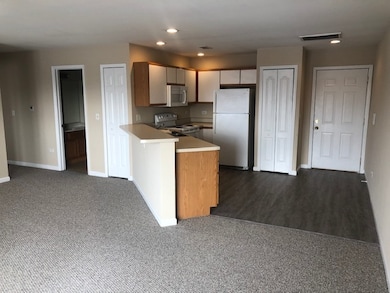 1711 Dekalb Ave unit A, Sycamore, IL 60178 - photo 2