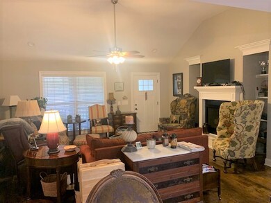 108 Fairlane Dr, Shelbyville, TN 37160 - photo 5