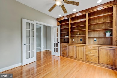 24188 Spring Meadow Cir, Aldie, VA 20105 - photo 6