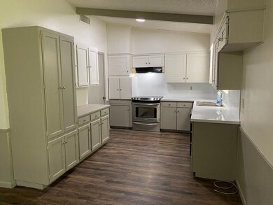 1216 Briarwood Dr, Cleburne, TX 76033 - photo 2