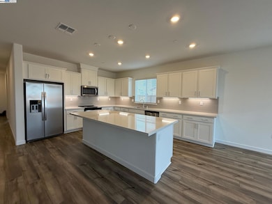 1013 Bluebell Cir, Discovery Bay, CA 94505 - photo 2