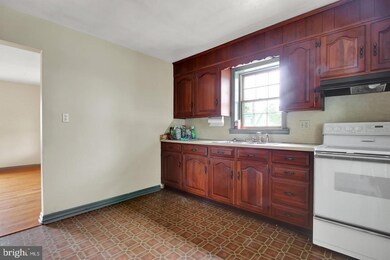 109 Landis Ave, Waynesboro, PA 17268 - photo 7