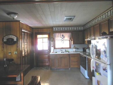 16 Charlene Ave, Westerly, RI 02891 - photo 4