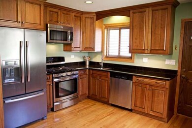 15W437 Grand Pl, Elmhurst, IL 60126 - photo 3