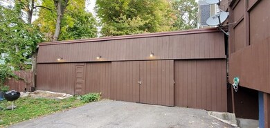 52 Hollywood St, Worcester, MA 01610 - photo 2