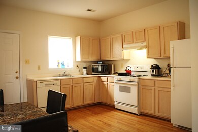 129 W Hamburg St, Baltimore, MD 21230 - photo 4
