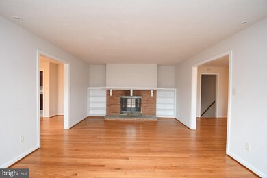 5937 Kimble Ct, Falls Church, VA 22041 - photo 4