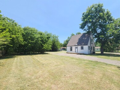 1401 Lanius St, Gainesville, TX 76240 - photo 2