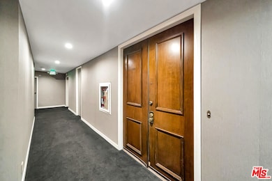 116 N Swall Dr unit 501, Beverly Hills, CA 90211 - photo 4