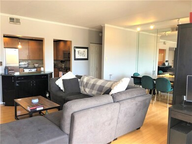 Livingroom to kitchen