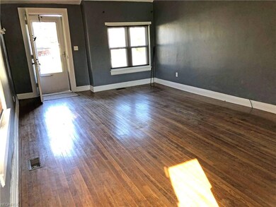 19X13 Living Room