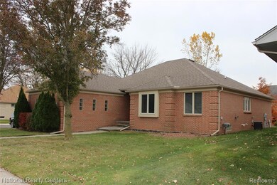 21130 Parkplace Ln unit 11, Clinton Township, MI 48036 - photo 2