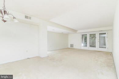 1040 Deer Ridge Dr unit 401, Baltimore, MD 21210 - photo 2