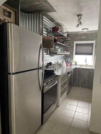 155 Linwood St unit B, Uxbridge, MA 01569 - photo 3