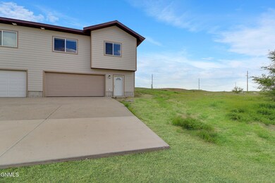 13699 Karen St, Williston, ND 58801 - photo 4