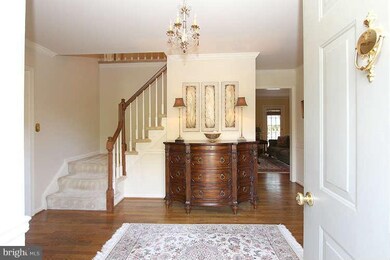 12658 Lloydminster Dr, North Potomac, MD 20878 - photo 3