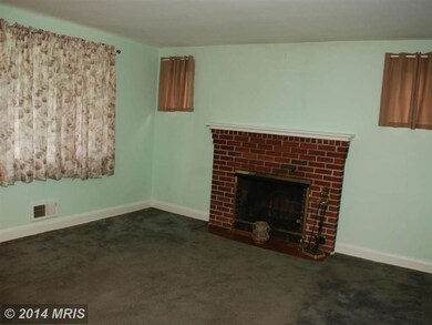 239 Gralan Rd, Catonsville, MD 21228 - photo 3