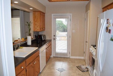 319 Karen Dr, Alamo, TX 78516 - photo 5