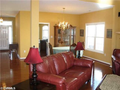 Den/Family/Great Room - SEE VIRTUAL TOUR FOR ADDIT