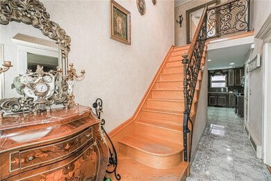 27 Honey Ln, Staten Island, NY 10307 - photo 5