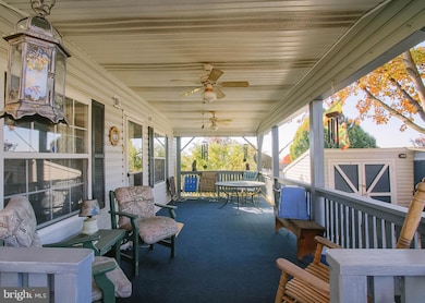 403 W Cedar St, Palmyra, PA 17078 - photo 3