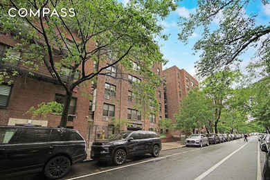 330 E 70th St unit 4G, New York, NY 10021 - photo 6