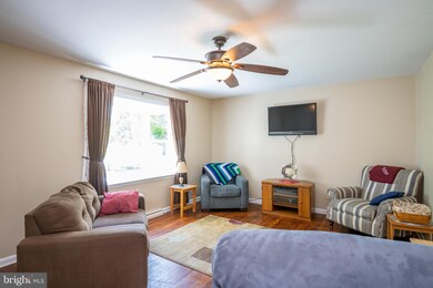 1160 Main St, Shoemakersville, PA 19555 - photo 2