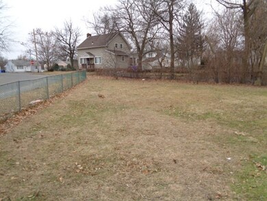 19 Fullerton St, Indian Orchard, MA 01151 - photo 3