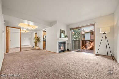 Livingroom with dining area