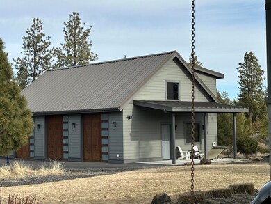 Bachelor View shop/garage