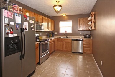 1349 Yellowstone Cir, Franklin, IN 46131 - photo 4