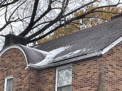 10416 Park Heights Rd, Cleveland, OH 44104 - photo 3