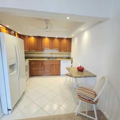 268 Wellington J unit 2680, West Palm Beach, FL 33417 - photo 2