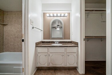 8818 Stone Brook Ln, Houston, TX 77040 - photo 6