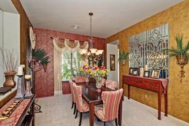 004_Formal Dining