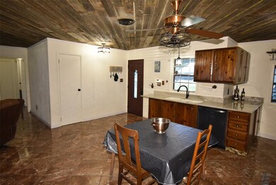 49 Nueces St, Bay City, TX 77414 - photo 4