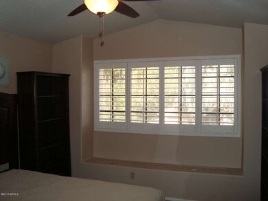 Master Bed2