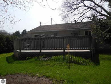 Very large beautiful deck